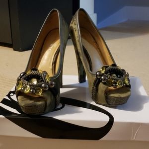SOLD Nine West pumps